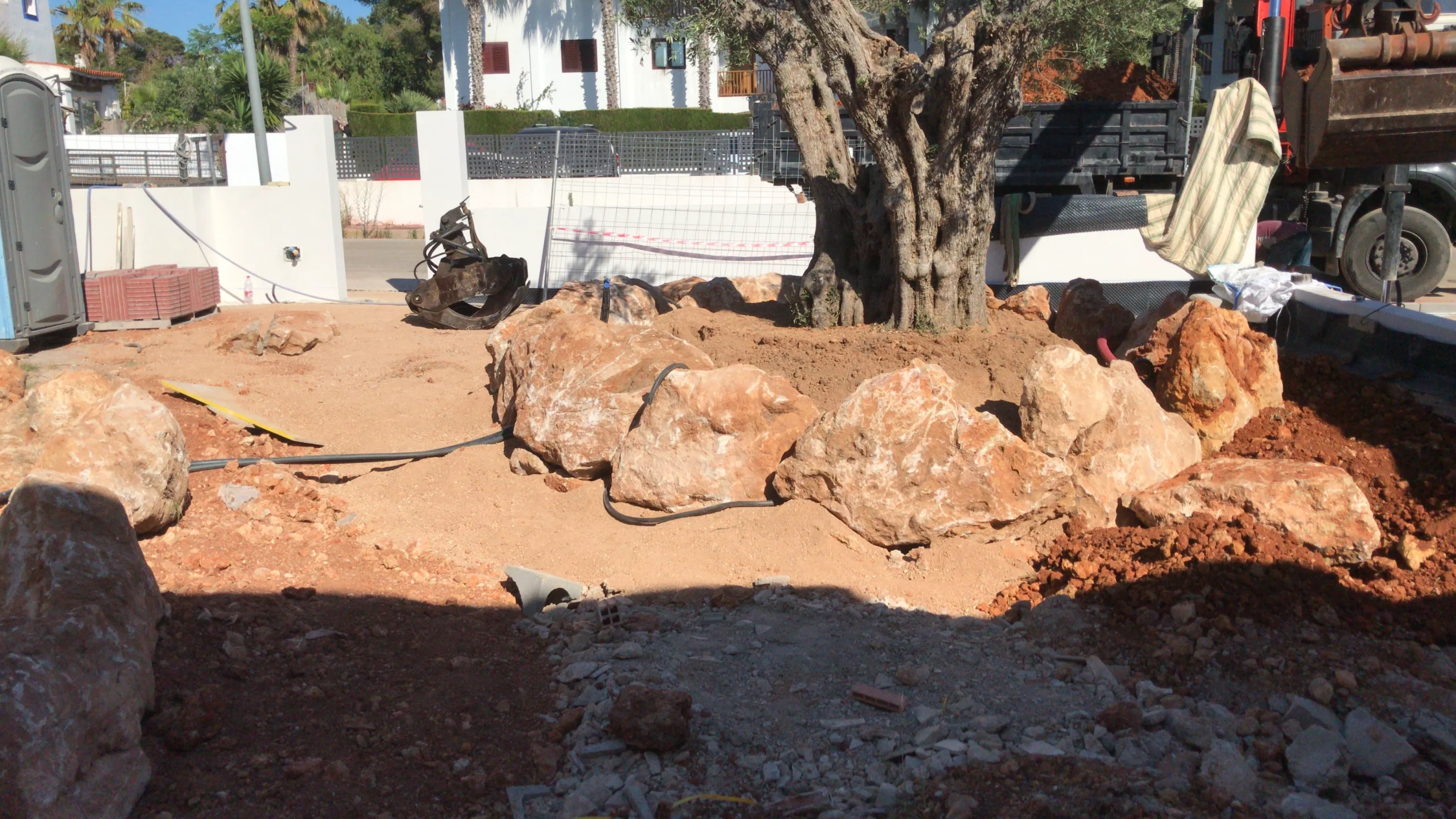 Olive rockery. Vertical Garden Ibiza. La Regadera.